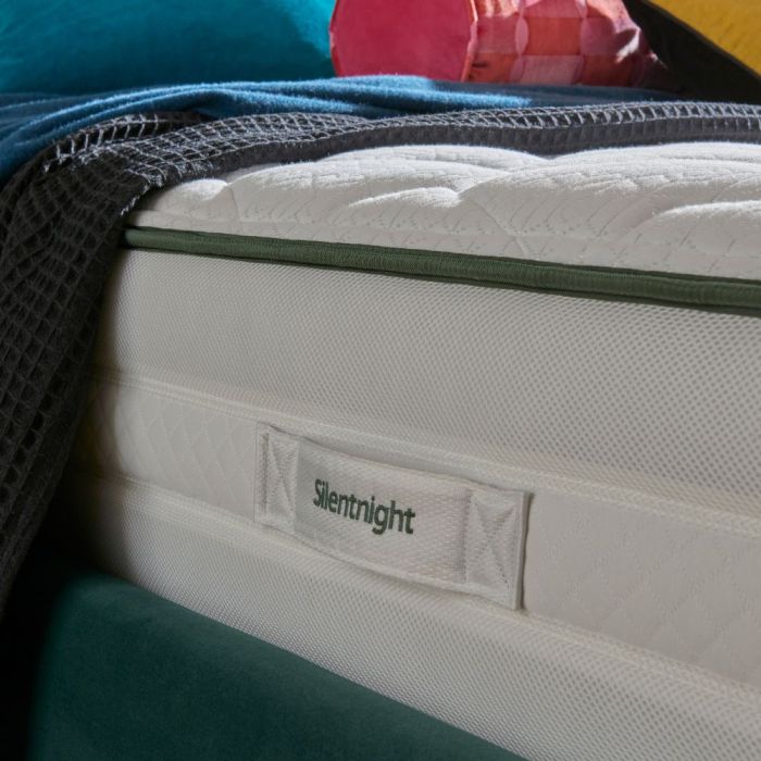 Silentnight Comfort Breathe Airmesh™ 1600 Pocket Mattress Angle Side On